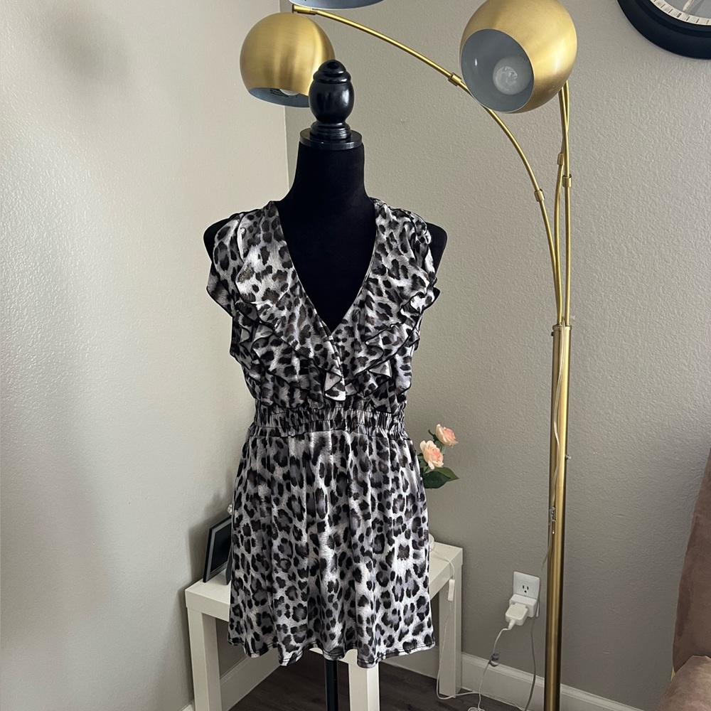 Women’s Sleeveless V-Neck Ruffles Shimmer Animal Print Tunic Blouse Size Large